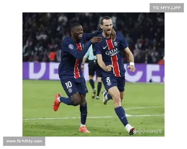 法甲榜首大战巴黎圣日耳曼对阵朗斯，传统霸主面临新贵挑战